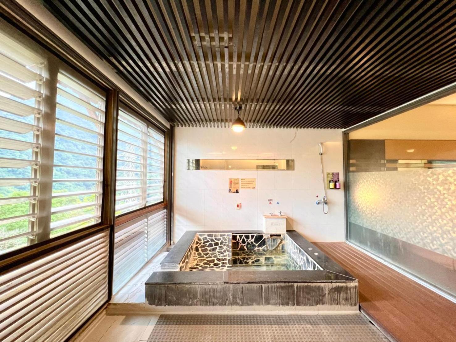 Wulai SungLyu Hot Spring Resort Bagian luar foto
